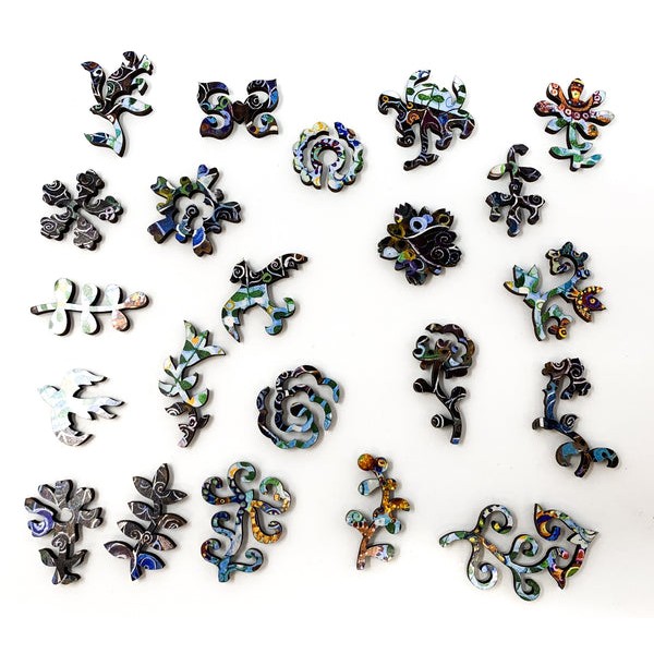 Flower Garden Blues (132 Piece Wooden Jigsaw Puzzle) UK