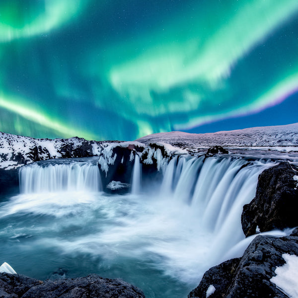 Northern Lights Over Godafoss, Iceland - 200 Piece Wooden Jigsaw Puzzle UK